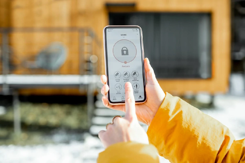 Controlling Home Security From a Mobile Device